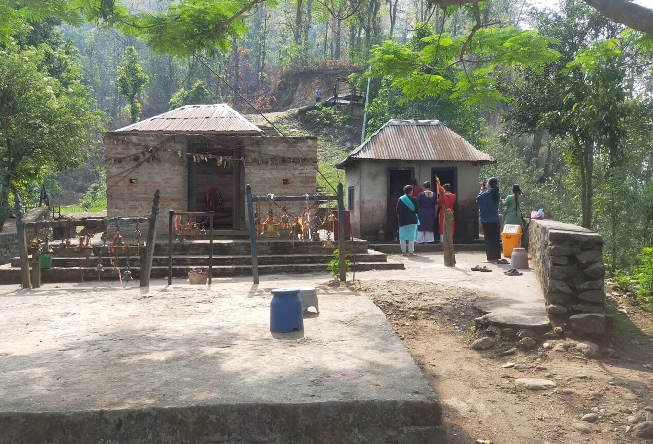 गोरखाको अकला मन्दिर पुन:निर्माण अलपत्र पारेर ठेकेदार बेपत्ता